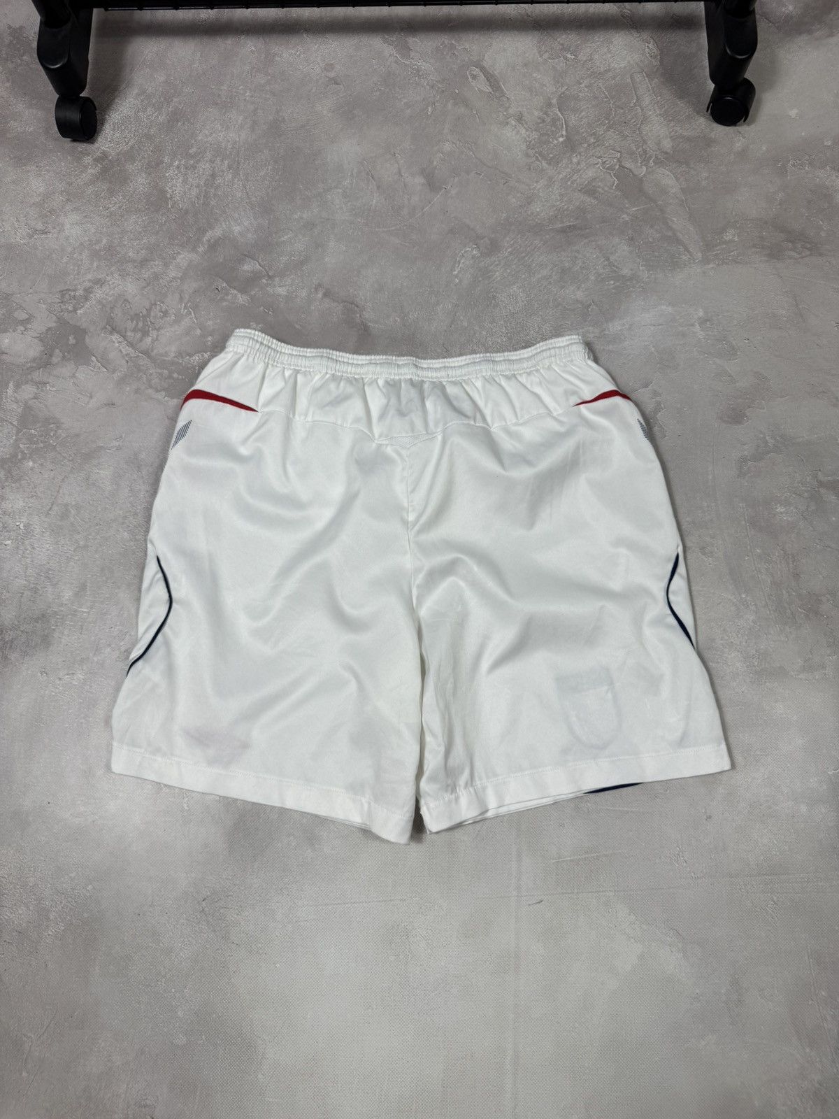 Umbro Umbro England White Y2k Nylon Short Size US 36 / EU 52 - 7 Thumbnail