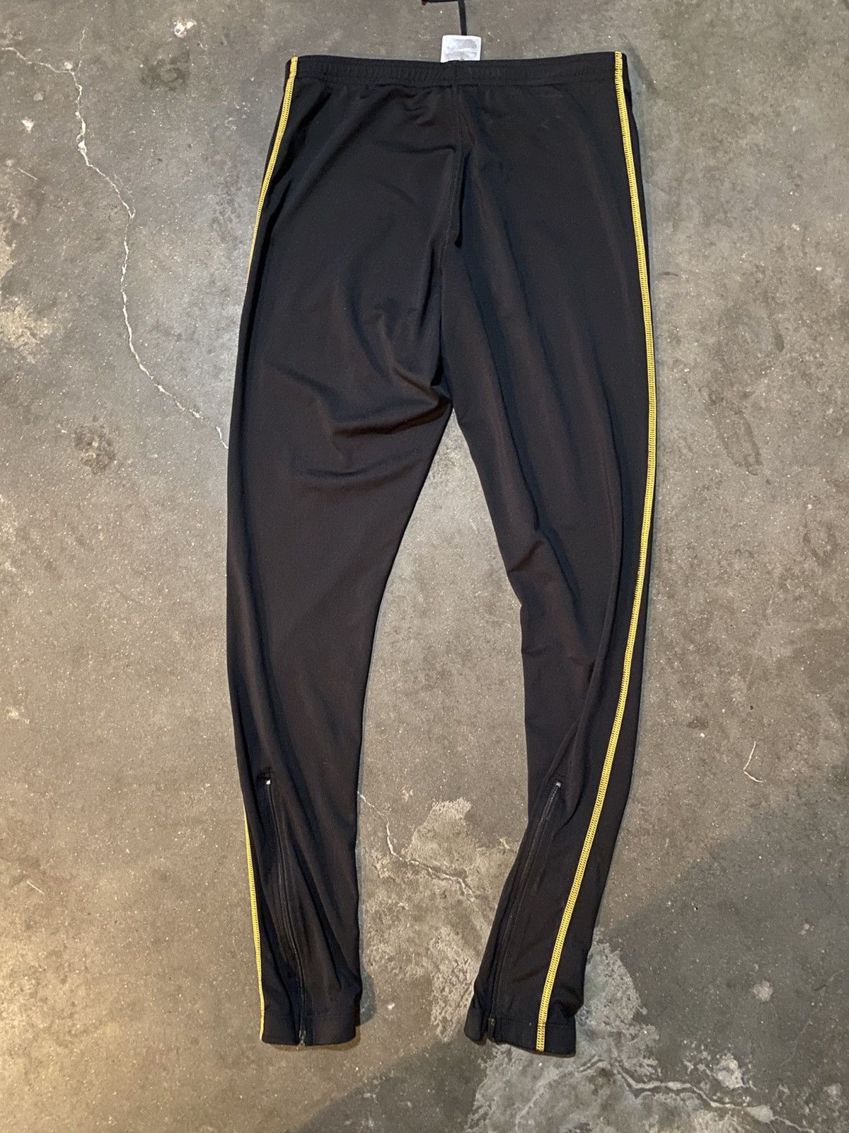 Nike Nike Black and Yellow Sweatpants Size US 34 / EU 50 - 2 Thumbnail