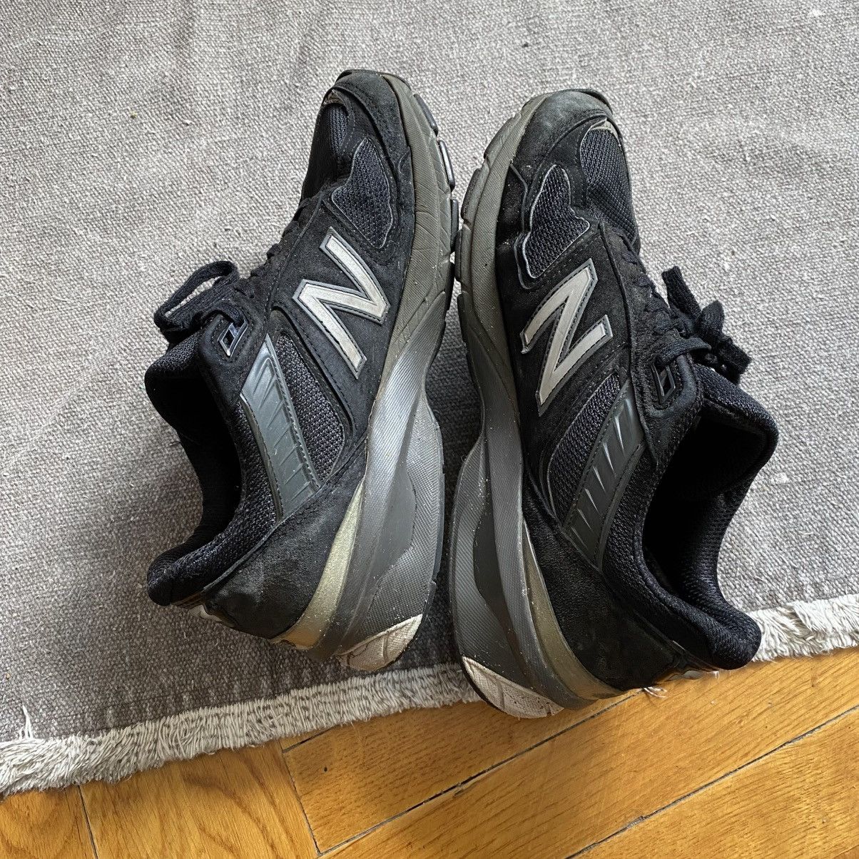 New Balance NEW BALANCE 990 V5 USA BLACK SNEAKERS Size US 10 / EU 43 - 4 Thumbnail