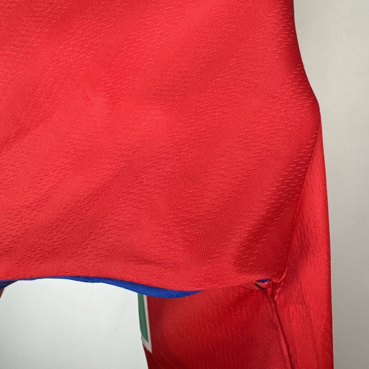 Umbro KASHIMA ANTLERS 1997 HOME FOOTBALL SHIRT SOCCER JERSEY UMBRO Size US M / EU 48-50 / 2 - 18 Thumbnail