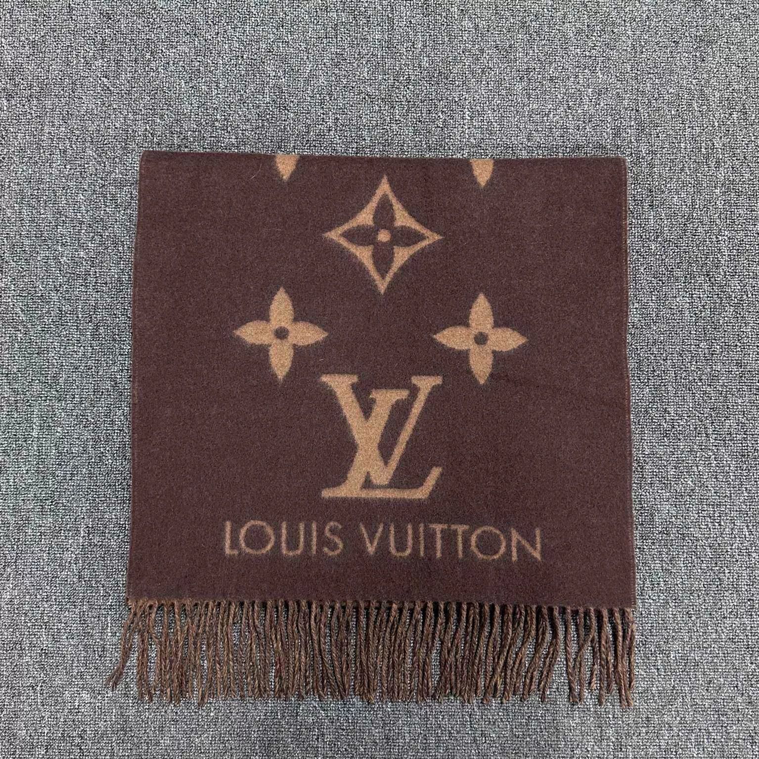 Louis Vuitton Louis Vuitton Brown Cashmere Scarf Size ONE SIZE - 1 Thumbnail