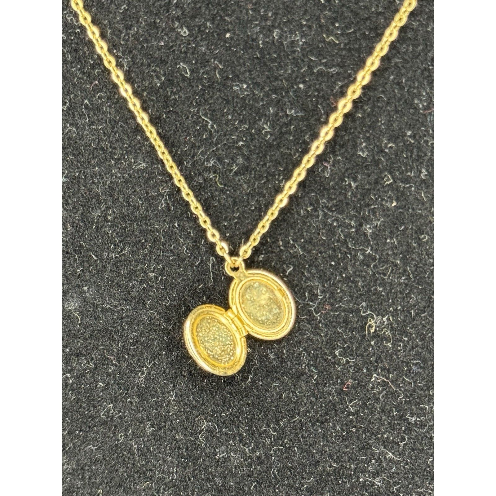 & Other Stories Vintage 1928 Stamped Cameo Picture Locket Gold Tone Necklace Size ONE SIZE - 4 Thumbnail