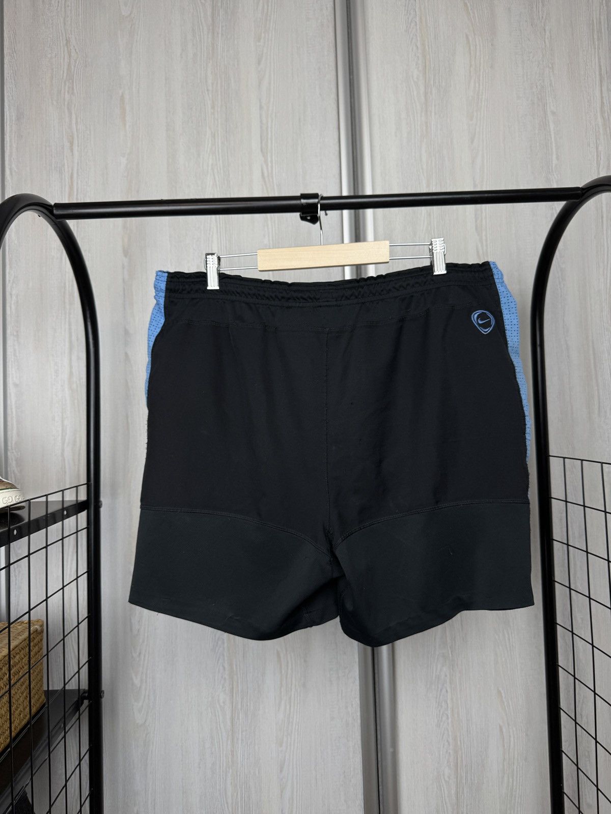 Nike Nike vintage Aston Villa y2k soccer football shorts Size US 38 / EU 54 - 5 Thumbnail