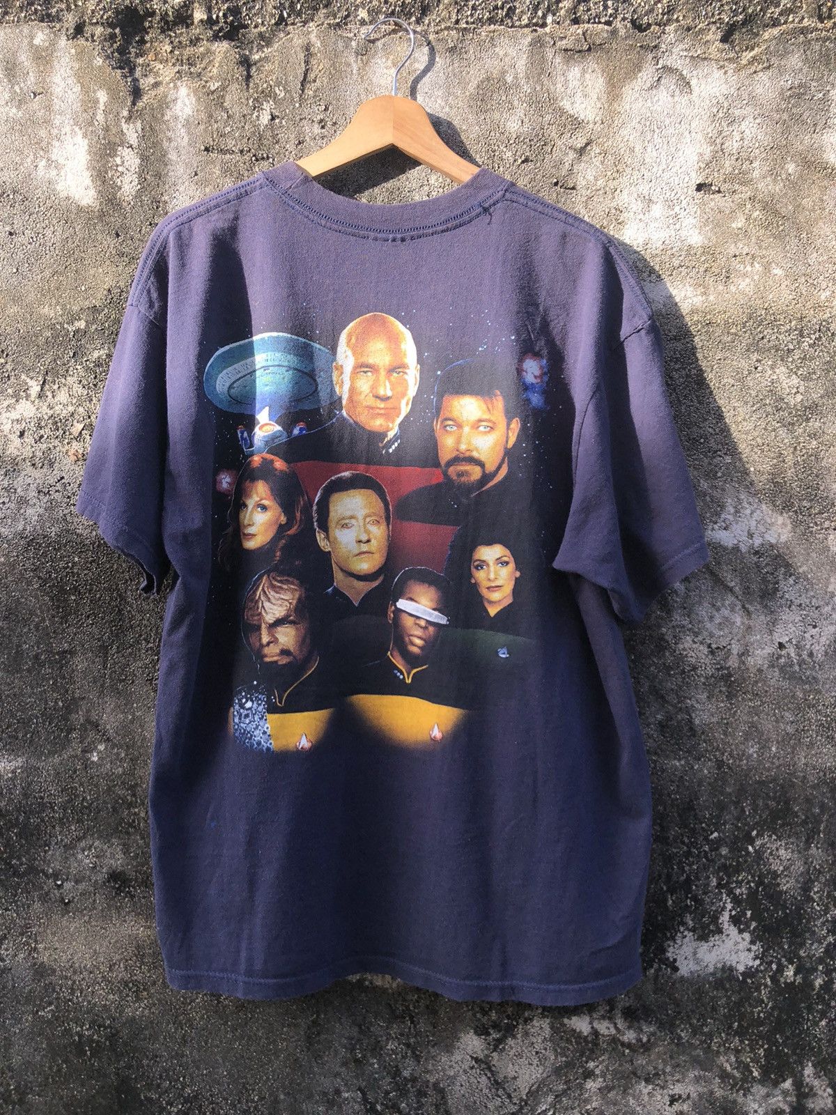 Vintage Vintage 00s Star Trek "Next Generation" Tshirt Size US L / EU 52-54 / 3 - 1 Thumbnail