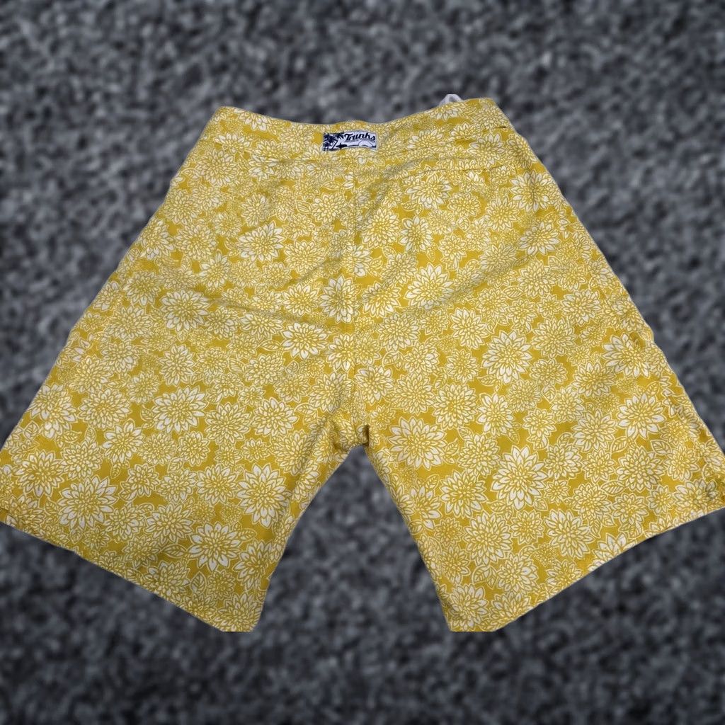 CO Trunks Surf and Swim Co Men Boardshorts Yellow/White Floral 32 Beach Surf Tropical 90s? Size US 32 / EU 48 - 1 Thumbnail