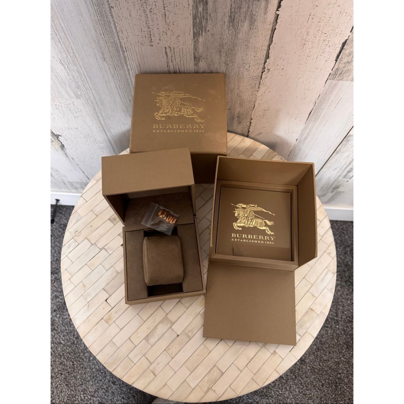 Burberry Authentic Burberry Watch Box Set – Box, Pillow & Extra Links Size ONE SIZE - 1 Thumbnail