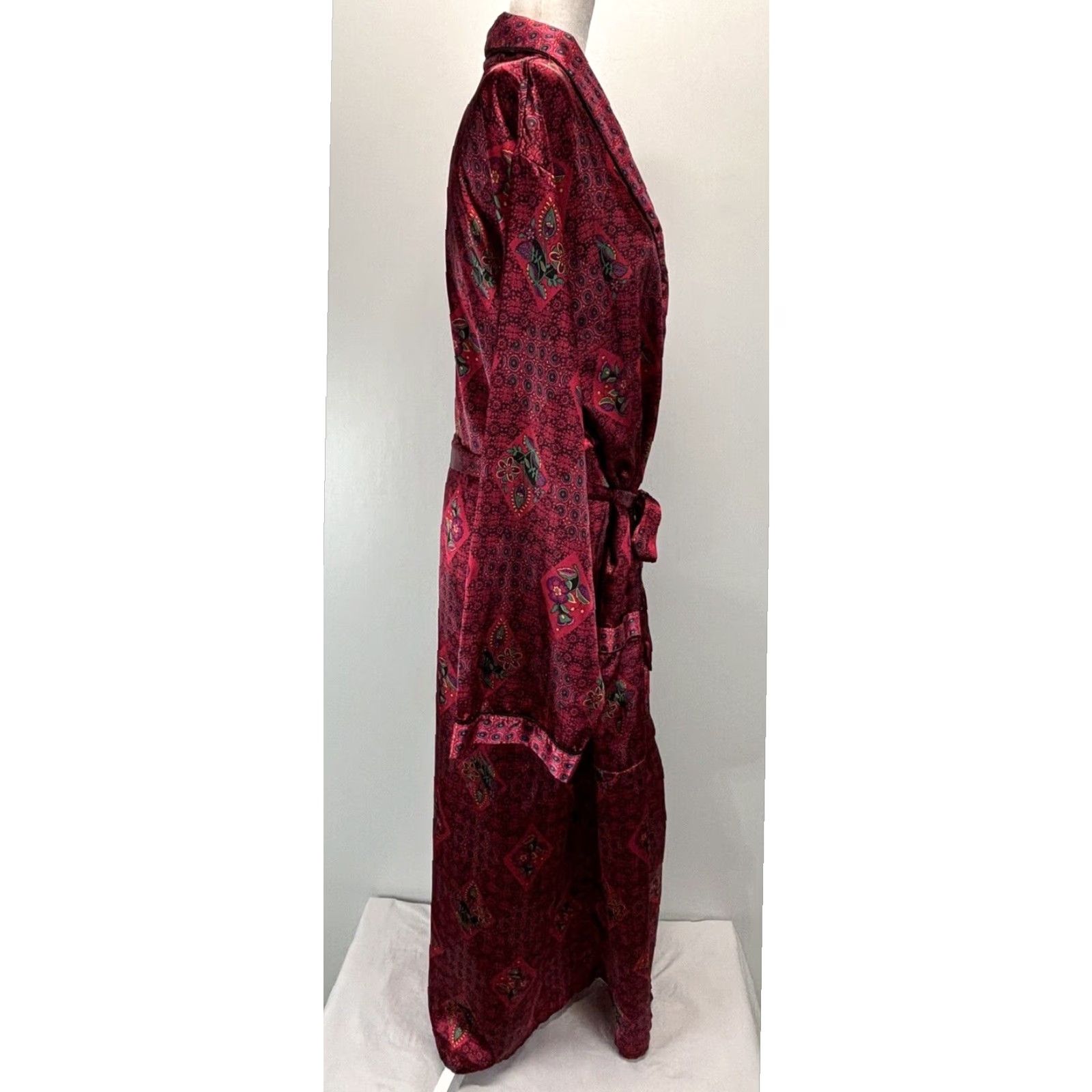 Vintage VINTAGE Beth Michaels Satin Robe Adult Large Women's Red Floral Long Sleeves Belted Pockets Size ONE SIZE - 4 Thumbnail