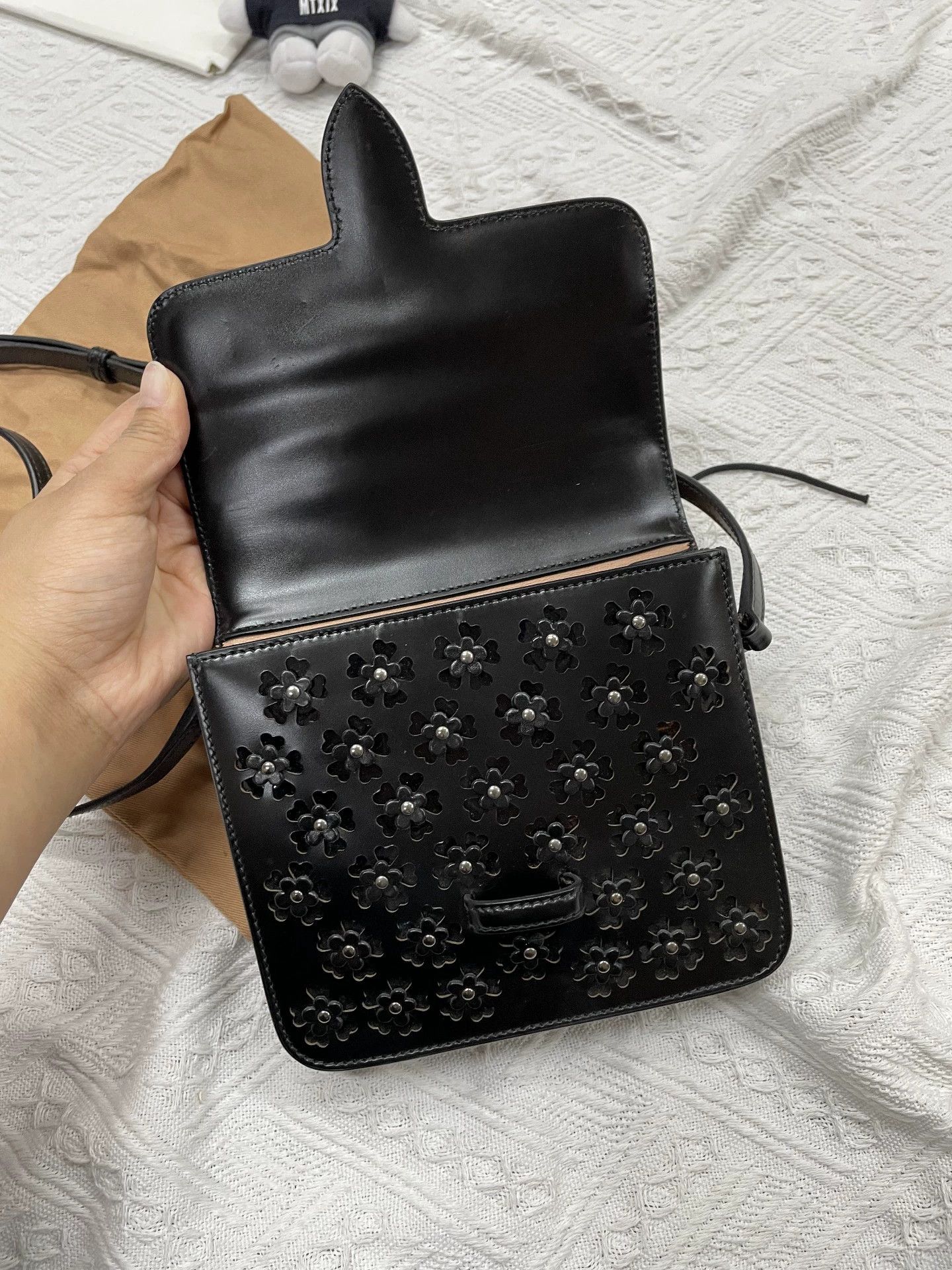 Alaia Alaia Black Flower Crossbody/Shoulder Bag Size ONE SIZE - 5 Thumbnail