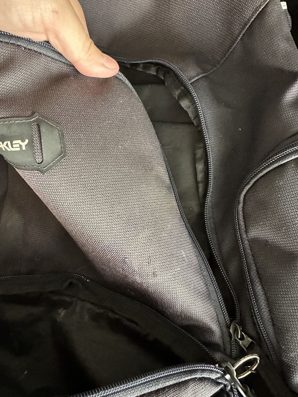 Oakley × Vintage Vintage 90s Y2K Oakley Backpack Outdoors Distressed Bag Size ONE SIZE - 16 Thumbnail