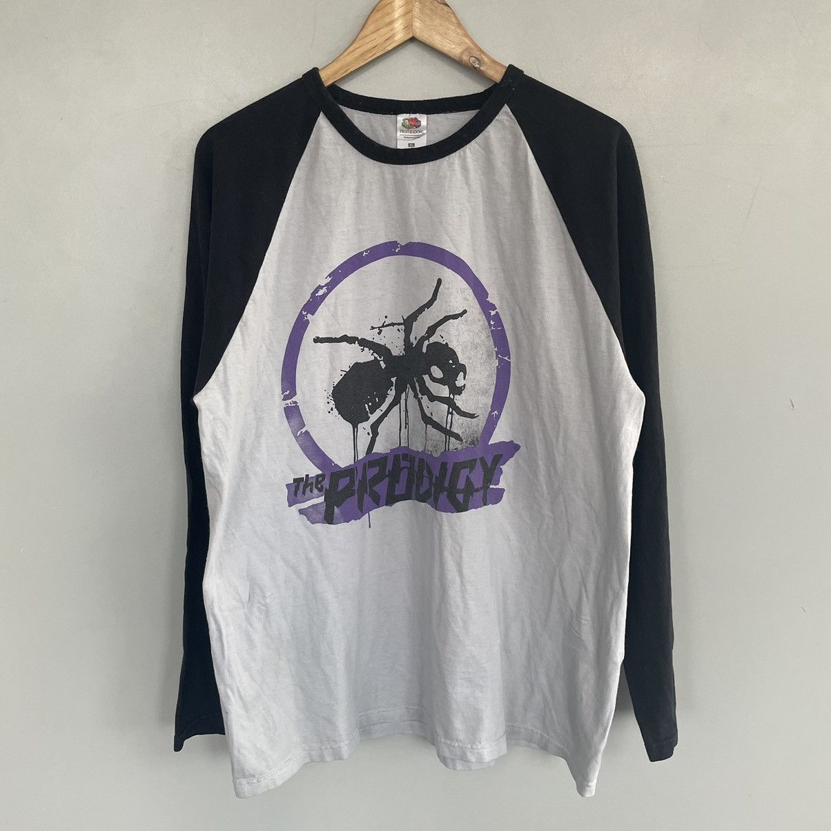 Vintage Vintage Prodigy No Tourists tour 2018 long sleeve t-shirt Size US XL / EU 56 / 4 - 1 Thumbnail
