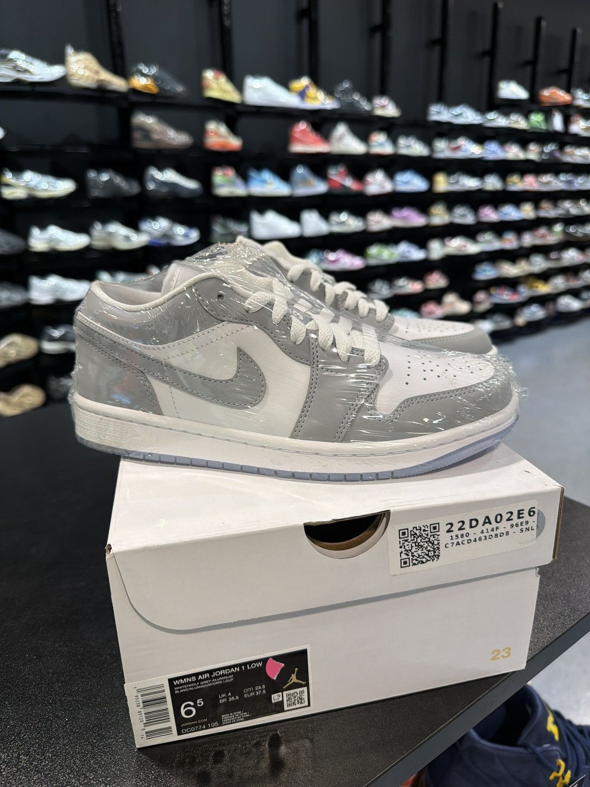 Jordan Brand Jordan 1 Low Wolf Grey Size-6.5W Brand New Size US 6.5 / EU 39-40 - 3 Thumbnail
