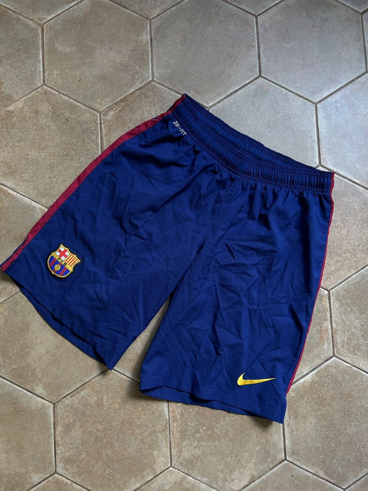 Nike Nike Barcelona shorts vintage Size US 32 / EU 48 - 2 Thumbnail