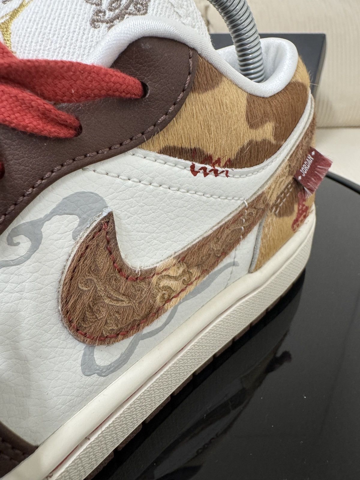 Nike Air Jordan 1 Low SE Size US 8 / EU 41 - 4 Thumbnail