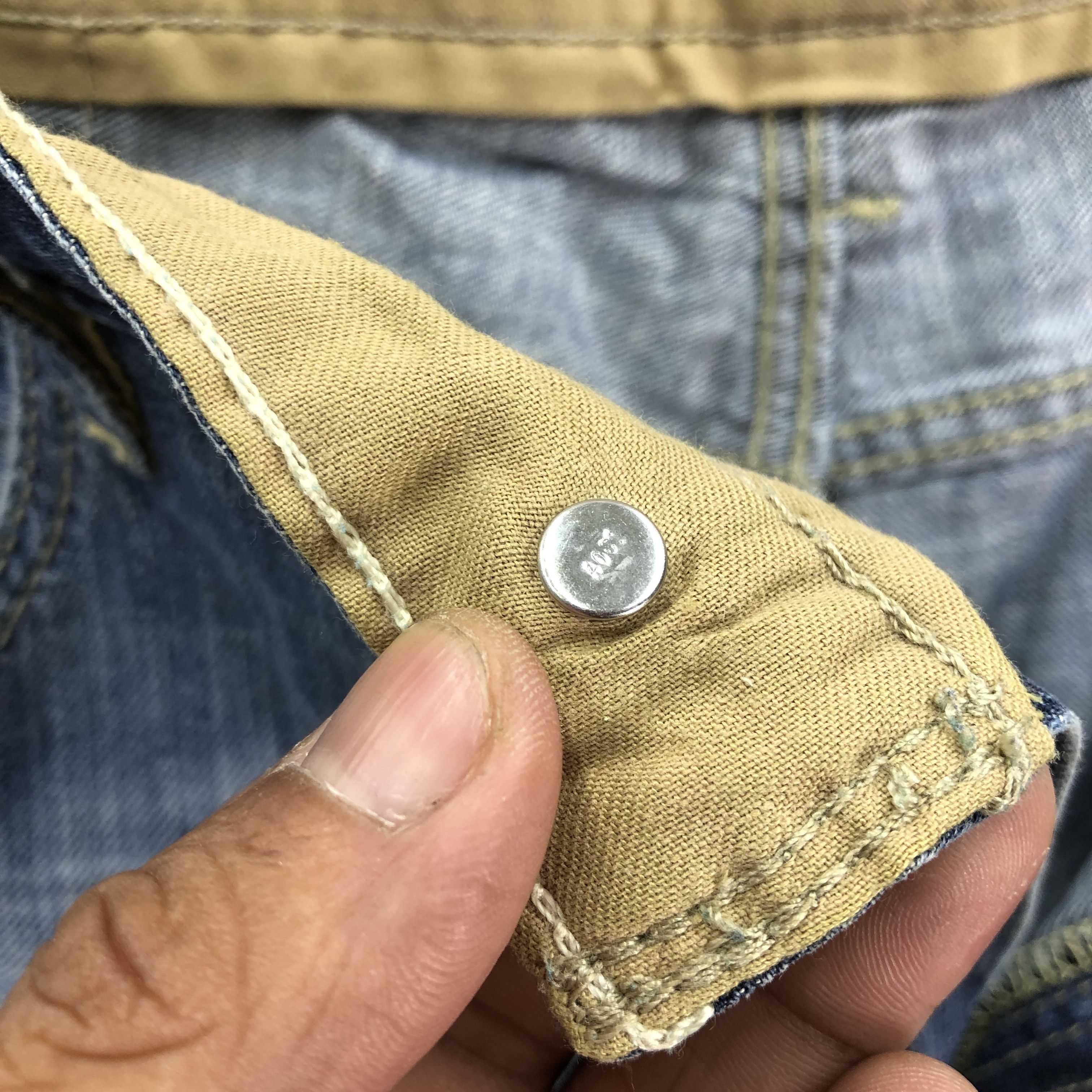 Levi's Vintage Levis 504 Faded Jeans Dirty Levi's Light Wash Denim Size US 32 / EU 48 - 4 Thumbnail