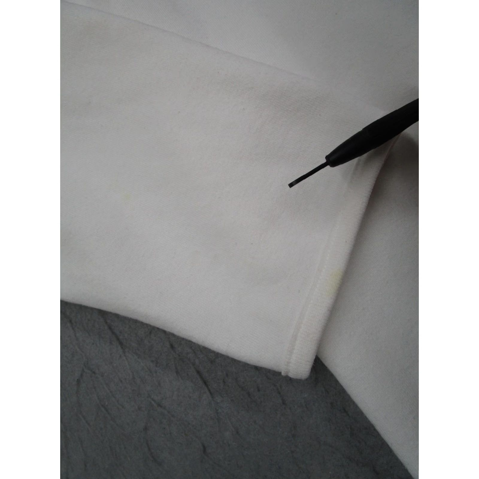 Tommy Hilfiger VINTAGE Tommy Hilfiger Jeans Sweatshirt Mens 2XL White Embossed Logo 90s USA Crew Neck Pullover Graphic Print Size US XXL / EU 58 / 5 - 5 Thumbnail