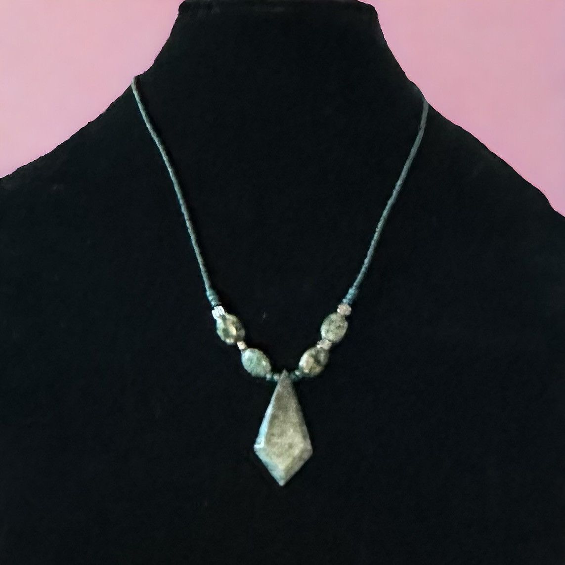 Vintage Vintage green agate beaded pendant necklace Size ONE SIZE - 1 Thumbnail