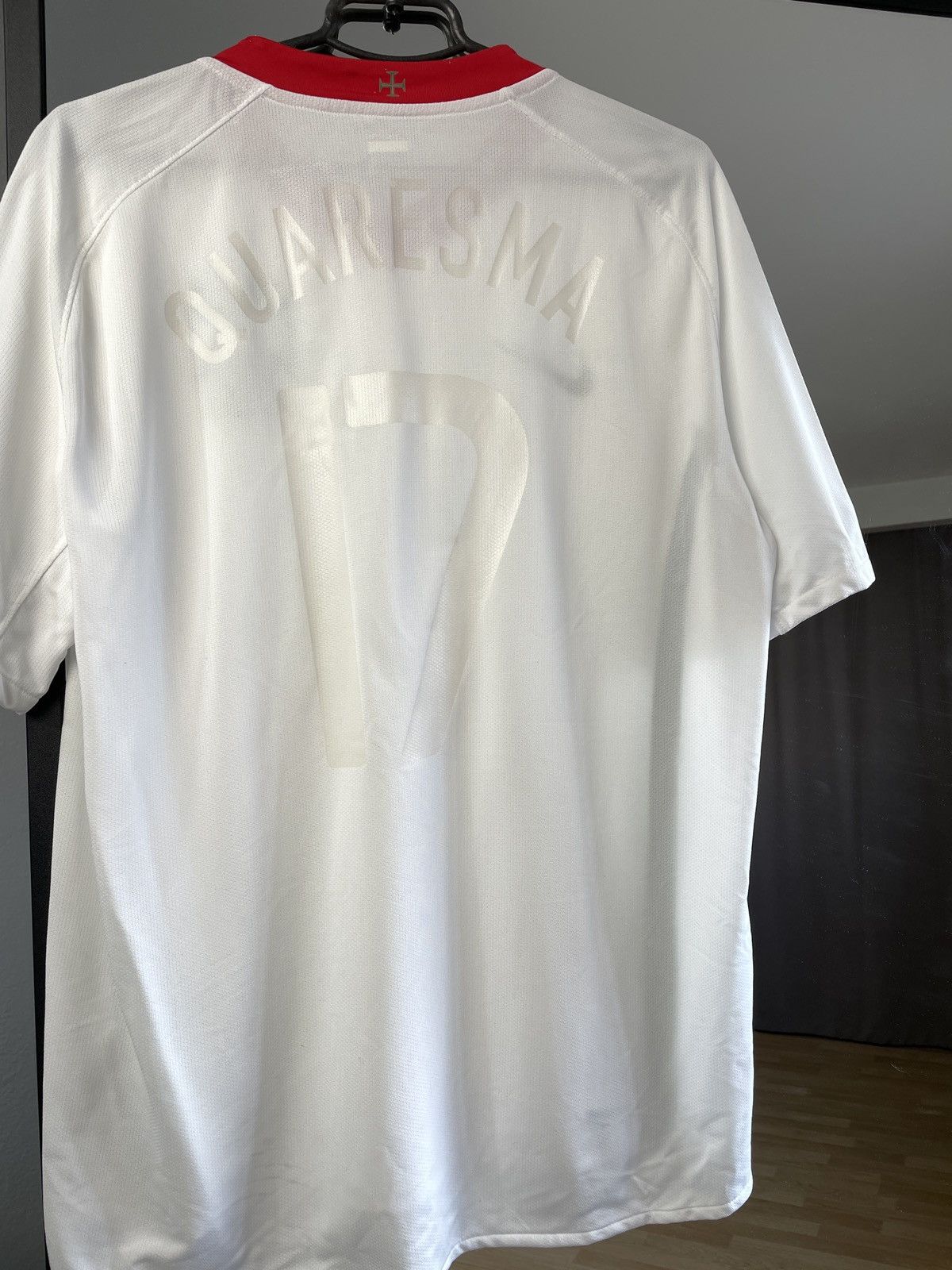 Vintage Portugal Away Tee Euro 2008 Quaresma #17 Socer Jersey Size US L / EU 52-54 / 3 - 12 Thumbnail