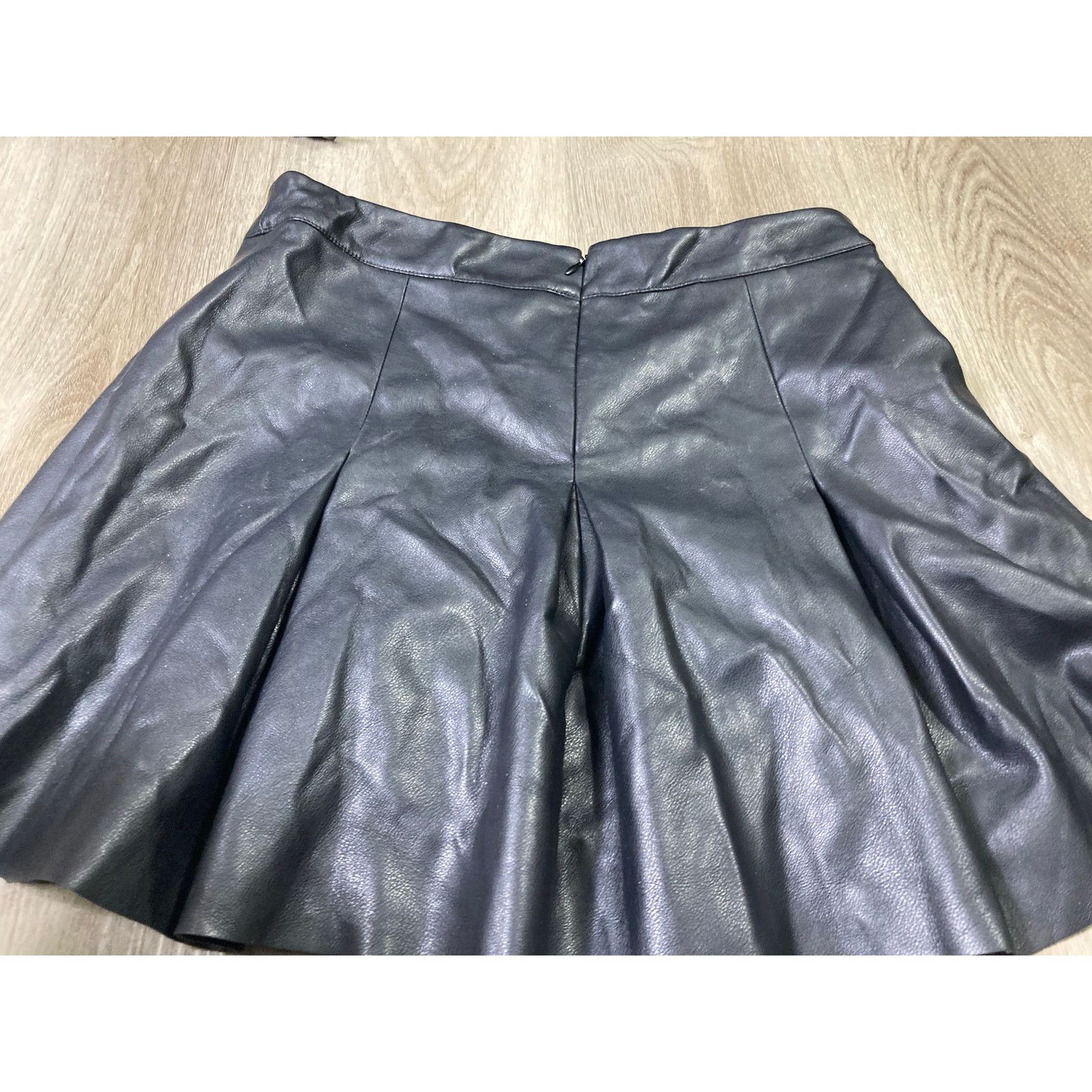 Forever 21 Forever 21 Women's Black Faux Leather Pleated Mini Skort M Size 28" / US 6 / IT 42 - 9 Thumbnail