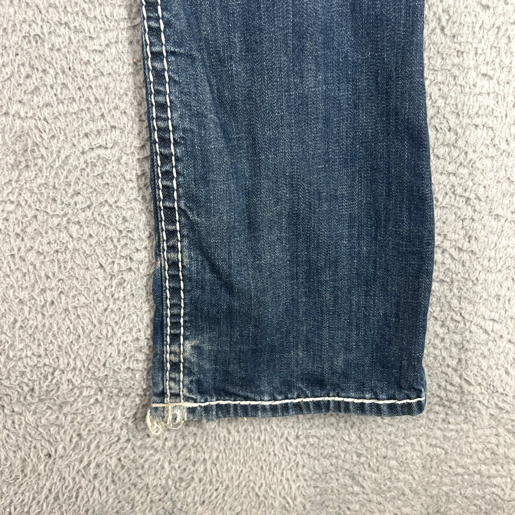 Vintage VIGOSS Women’s Boot Cut Jeans 7 Flap Pocket Distressed Denim Low Rise Cotton Blue 80s 90s Retro Size 28" / US 6 / IT 42 - 2 Thumbnail