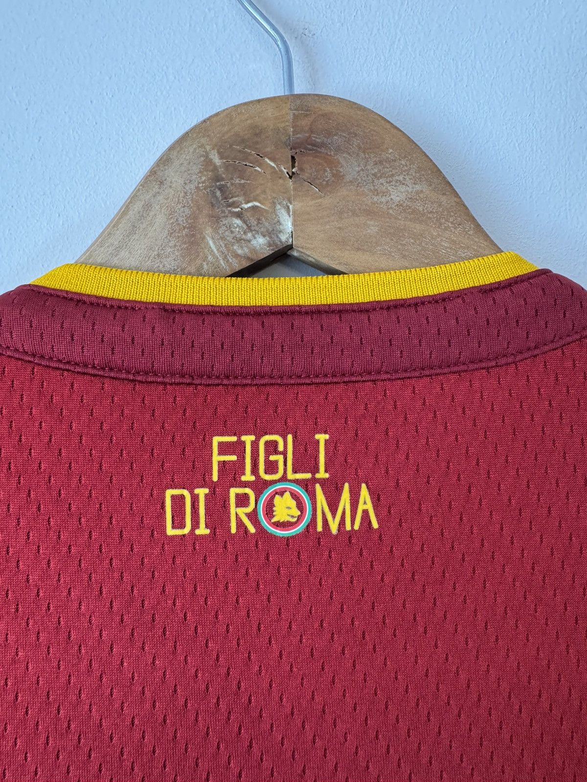 New Balance Roma 2022-2023 Home Soccer Jersey Football Shirt Red Kit Size US S / EU 44-46 / 1 - 11 Thumbnail