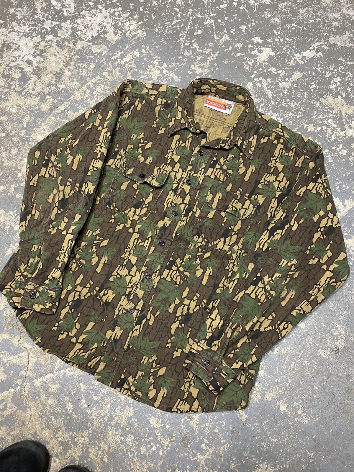 Carhartt × Realtree × Vintage Vintage Winchester Camo Trebark RealTree Botton Up Jacket Size US L / EU 52-54 / 3 - 2 Thumbnail