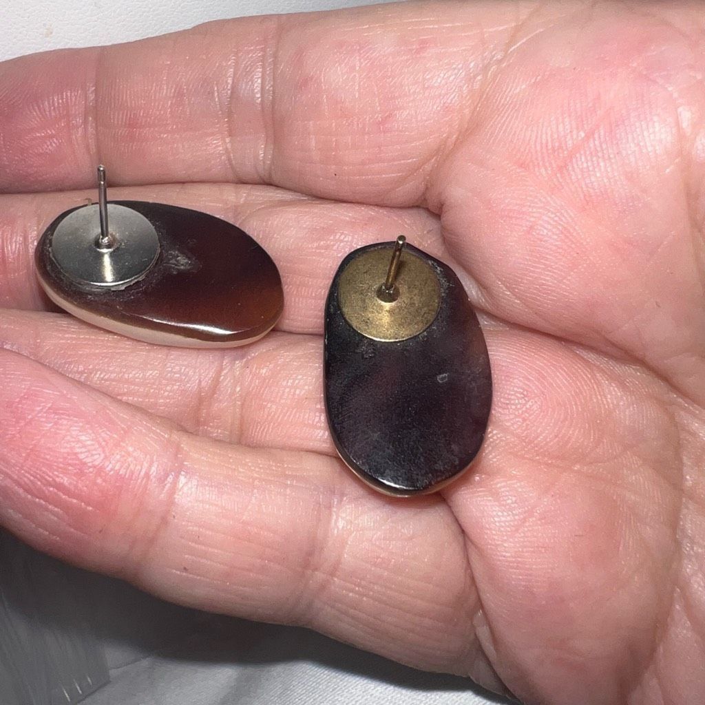 Vintage Vintage Mother Of Pearl Shell Shape Ridged Earrings Size ONE SIZE - 7 Thumbnail