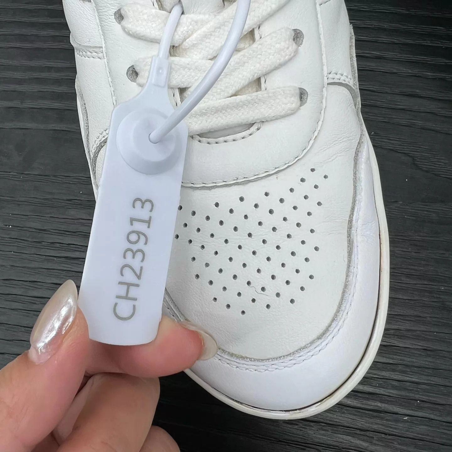 Celine Celine White Low-Top Sneakers Women's 35 Like New With Box Size US 4.5 / IT 34.5 - 9 Thumbnail