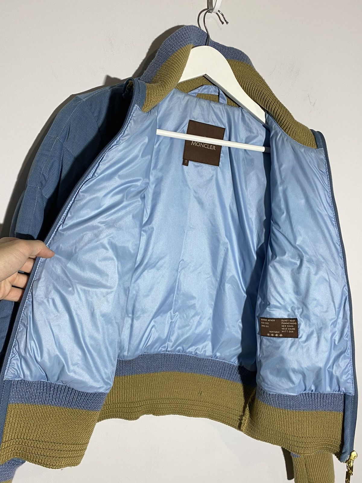 Moncler Vintage Moncler Down Puffer Corduroy Bomber Jacket Size S / US 4 / IT 40 - 21 Thumbnail