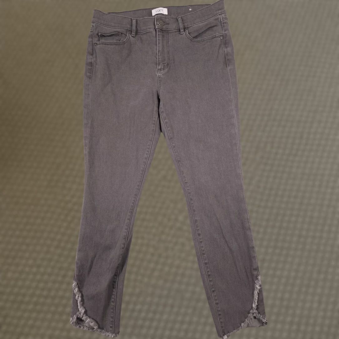 Loft Ann Taylor LOFT Jeans Womens size 6 Gray Modern Skinny Crop Denim Raw Hem Size 28" / US 6 / IT 42 - 1 Thumbnail