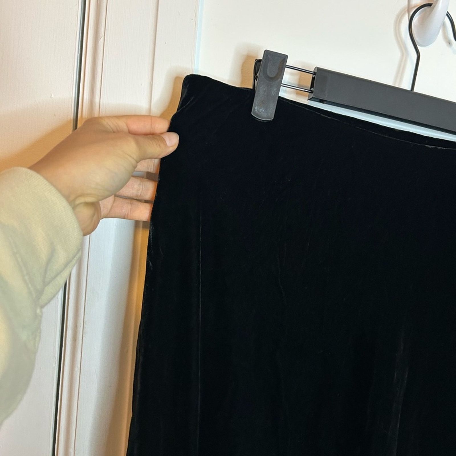 Banana Republic Nwt Banana Republic Bias Black Velour Slip Skirt Size 36" / US 14 / IT 50 - 5 Thumbnail
