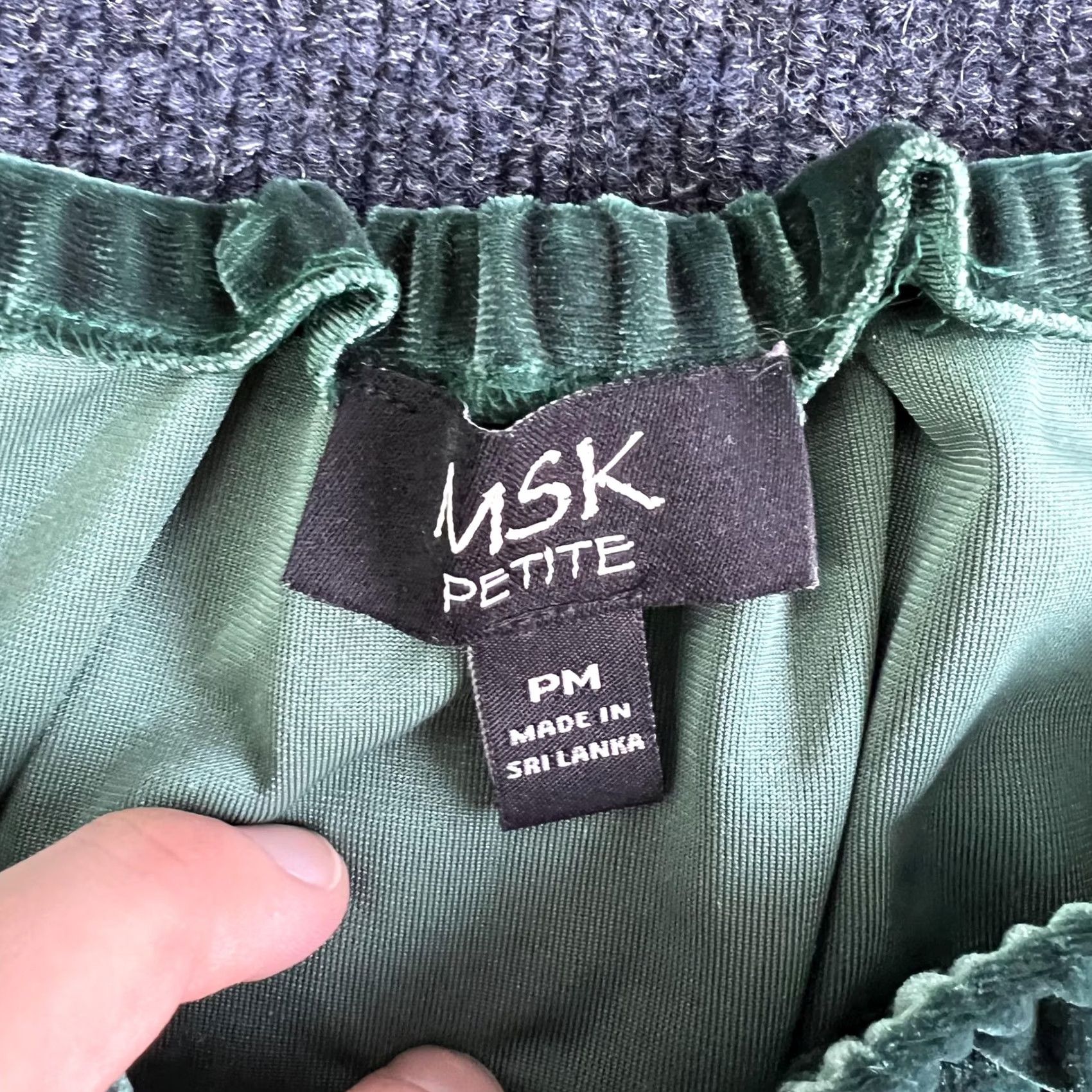 Vintage MSK Blouse Womens PM Petite Green Velvet Off Shoulder Ruffle Balloon Sleeve Top Size M / US 6-8 / IT 42-44 - 3 Thumbnail