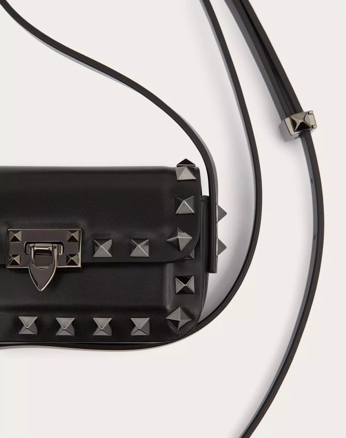 Valentino o1s1wg110426 Size: OS / Rockstud23 Calfskin Shoulder Bag Size ONE SIZE - 8 Thumbnail