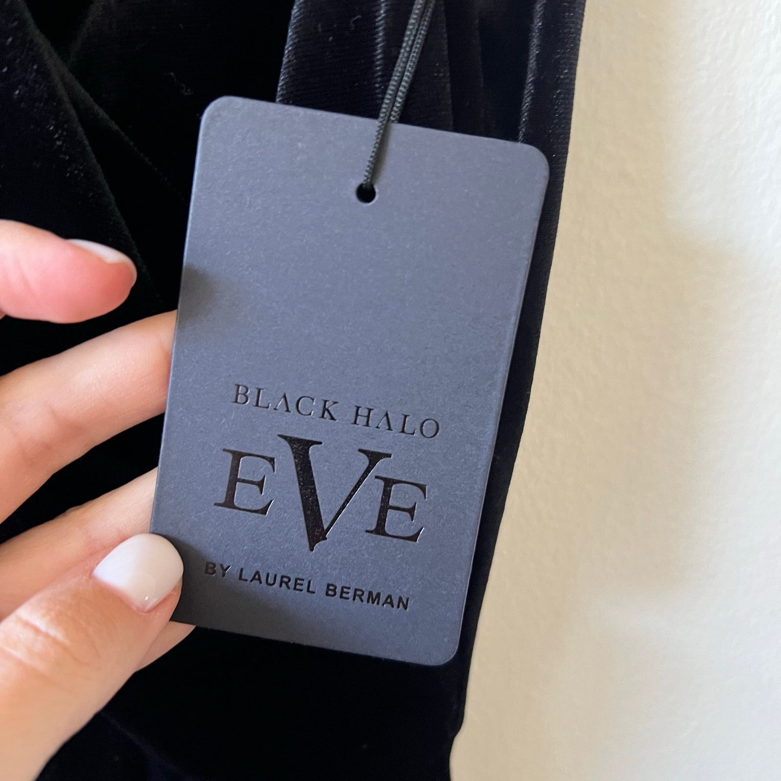 Black Halo Black Halo Ryland Gown black maxi dress size 2 C8 Size XS / US 0-2 / IT 36-38 - 4 Thumbnail