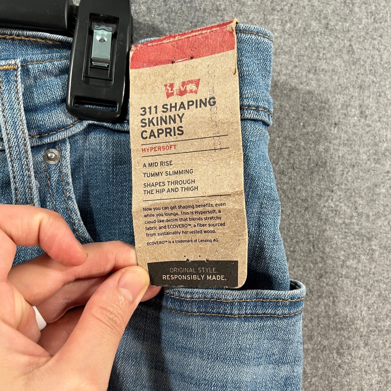 Other Levi's 311 Shaping Skinny Capri Women's Jeans Blue Denim Size 40" / US 18 - 3 Thumbnail