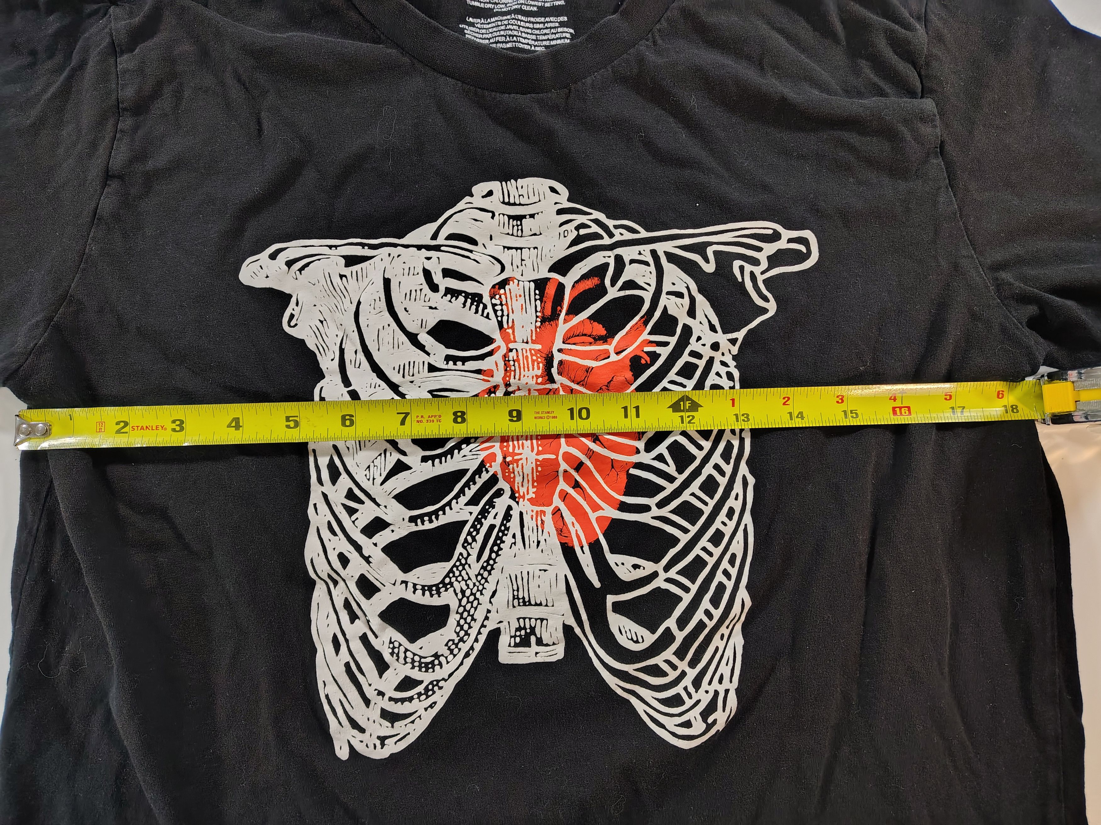 Other Men's Large Black Celebrate It Heart & Skellington T-Shirt Size US L / EU 52-54 / 3 - 4 Thumbnail