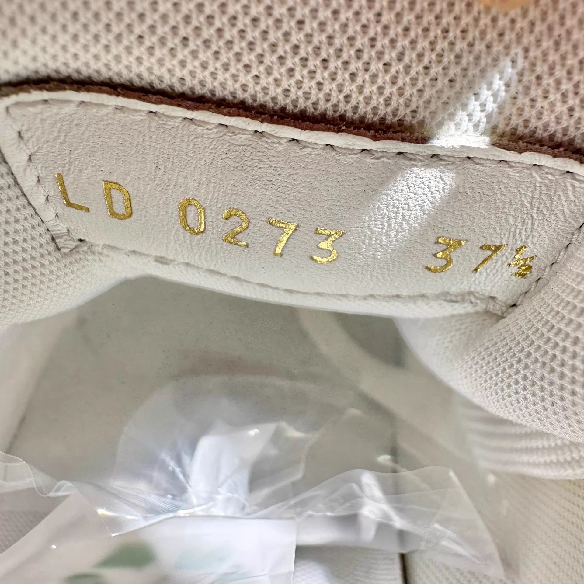 Louis Vuitton LV Trainer White Blue Denim 37.5 2-3x Worn Mint Size US 7 / IT 37 - 6 Thumbnail