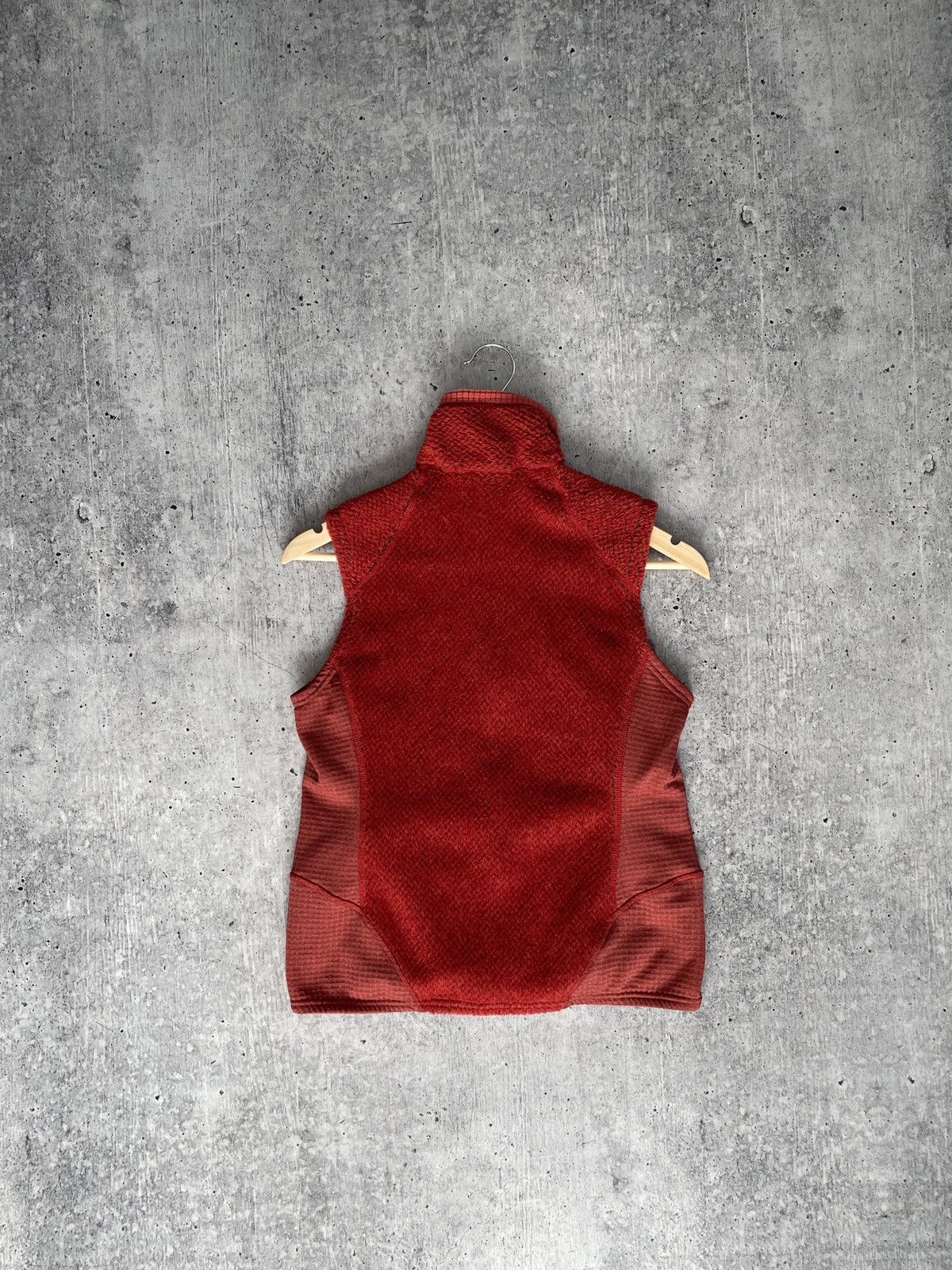 Patagonia × Vintage Patagonia Women's Polartec Fleece Vest Red size XS Size XS / US 0-2 / IT 36-38 - 2 Thumbnail