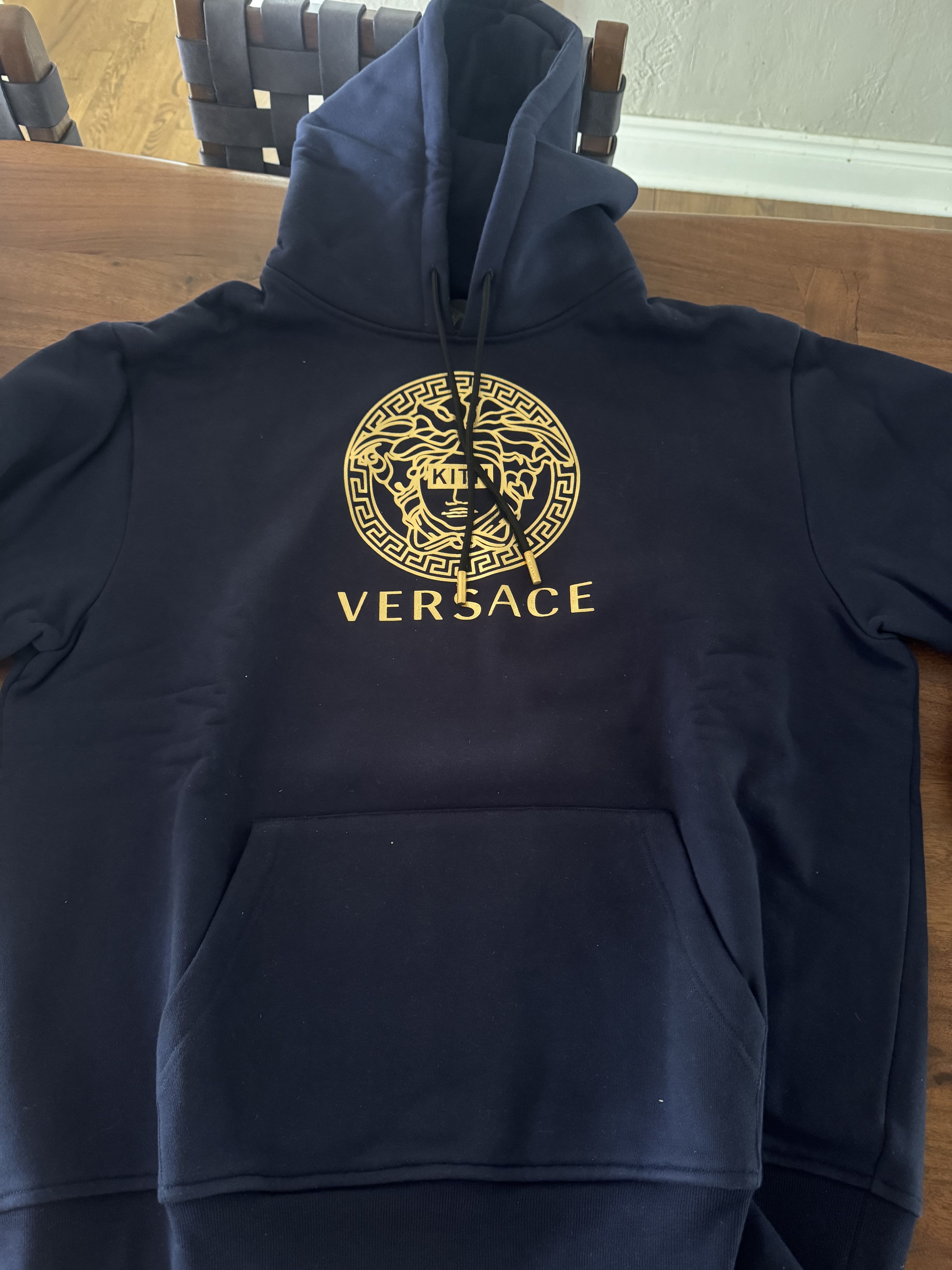 Kith × Versace Versace x Kith Medusa Hoodie Navy Gold Size US L / EU 52-54 / 3 - 2 Thumbnail