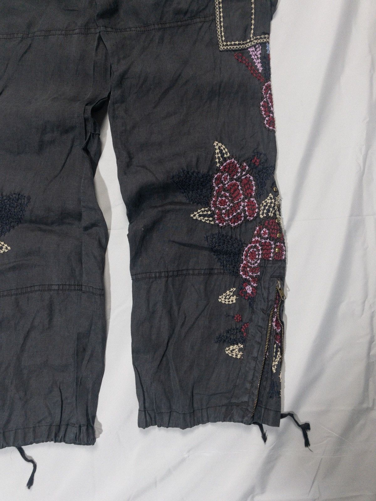 Vintage Floral Embroidered Adjustable Cargo Pants with Ankle Zips Size US 34 / EU 50 - 3 Thumbnail
