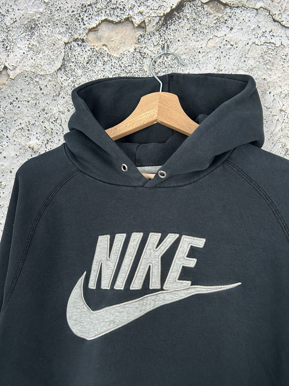 Nike Vintage Nike Center Big Swoosh Logo Hoodie Streetwear Y2K Size US L / EU 52-54 / 3 - 3 Thumbnail