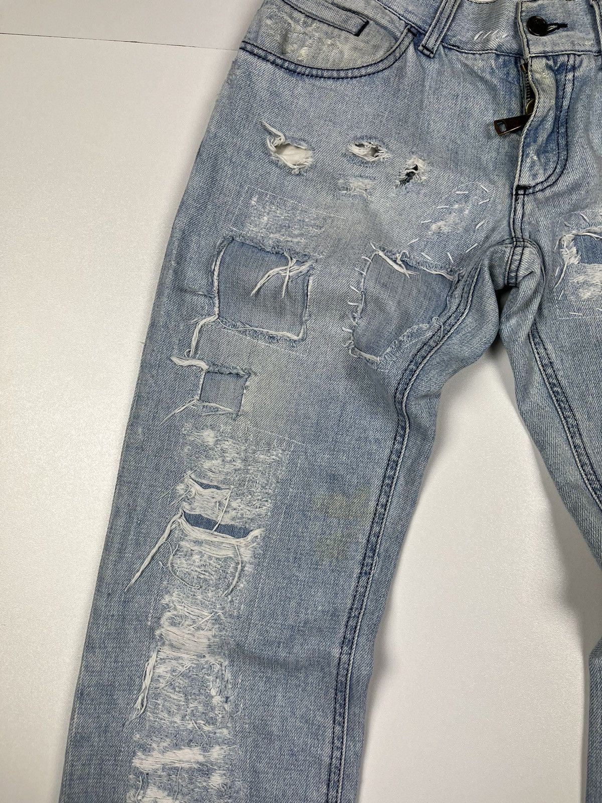 Dolce & Gabbana Vintage Dolce & Gabbana Distressed Blue Denim Metal Logo Size US 28 / EU 44 - 3 Thumbnail