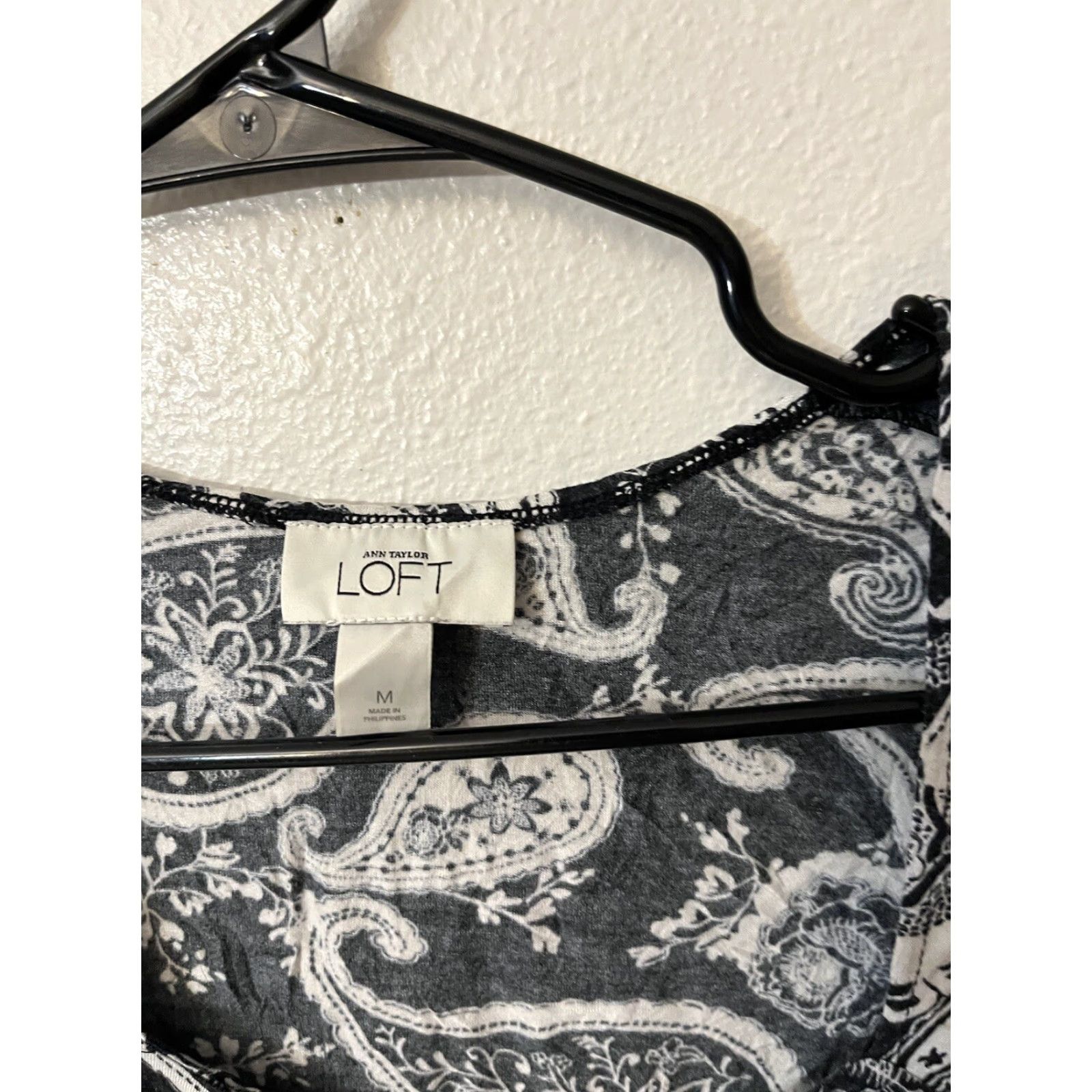 Loft Loft Blouse Shirt Women's Short Sleeve V-Neck Floral Black Size M Size M / US 6-8 / IT 42-44 - 2 Thumbnail