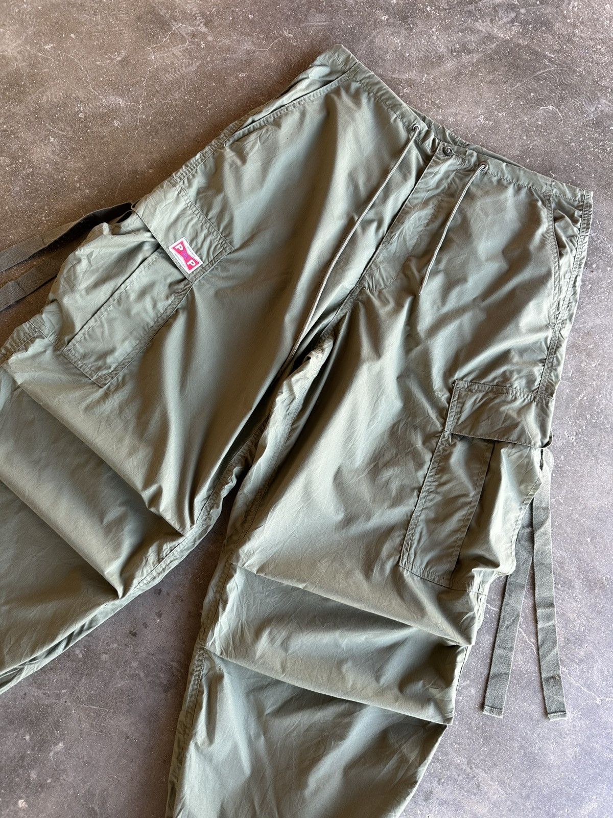 Japanese Brand SEND OFFER🍁BAGGY PARACHUTE JAPANESEBRAND FREAKS BALLON PANT Size US 34 / EU 50 - 9 Thumbnail
