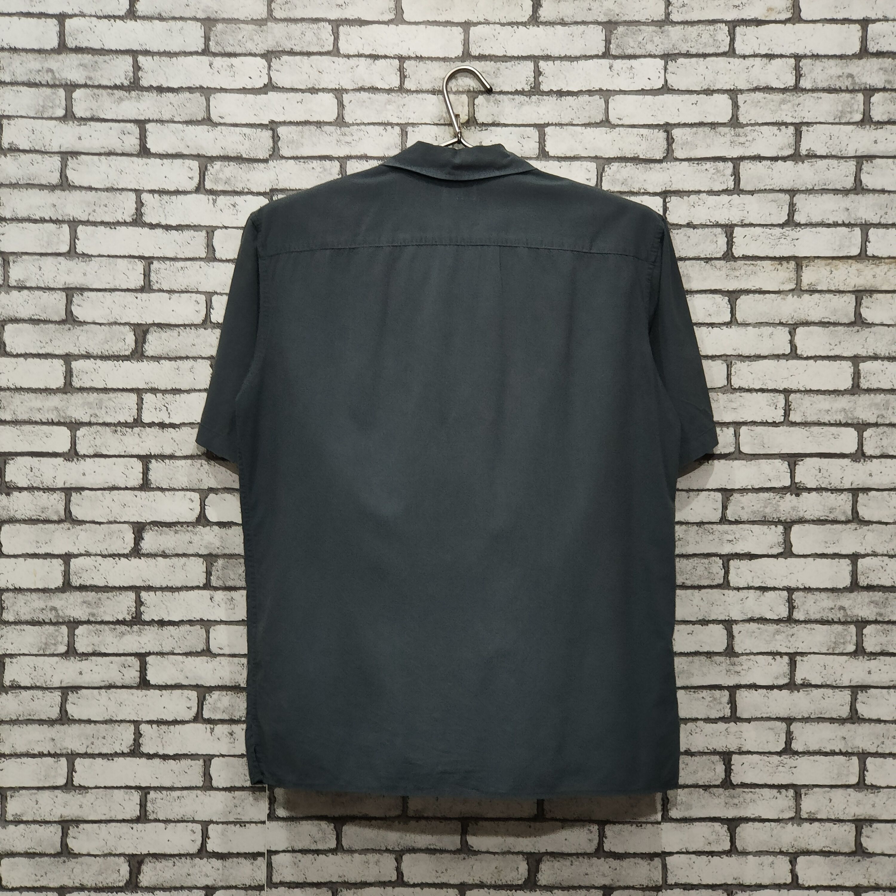 Uniqlo 🔥Uniqlo U shirt Size US M / EU 48-50 / 2 - 4 Thumbnail