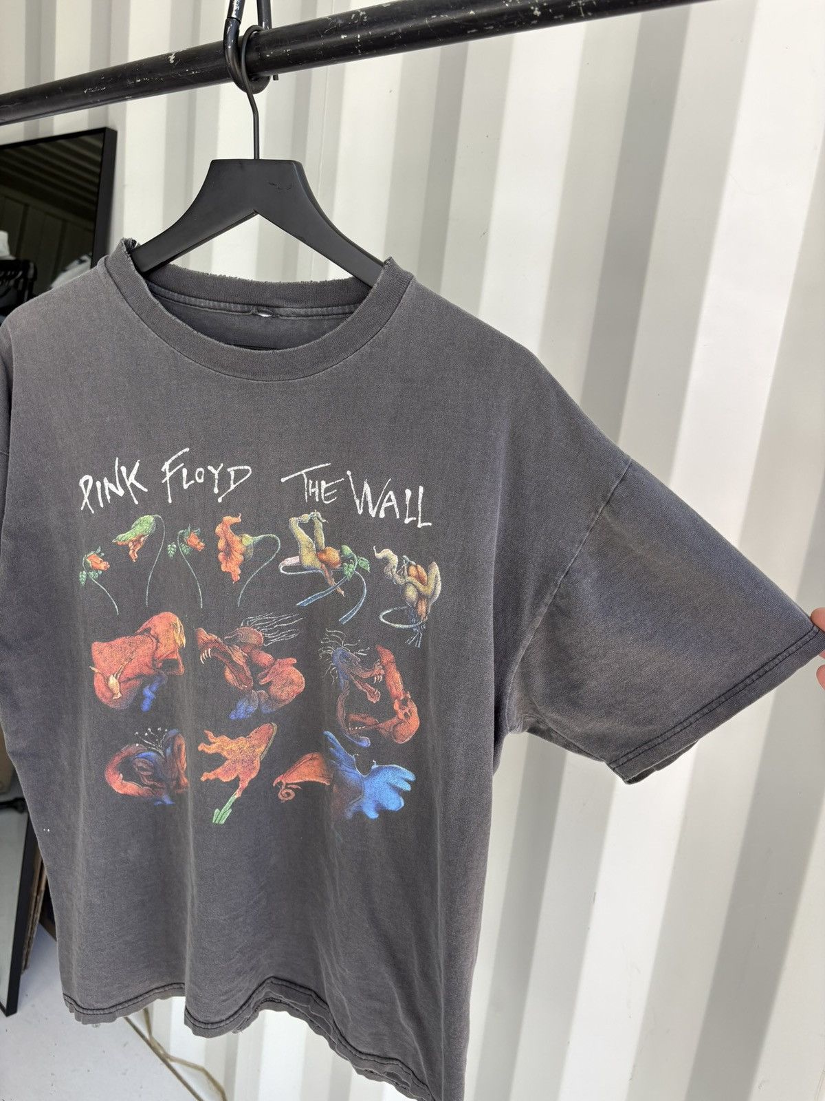 Band Tees Vintage Pink Floyd Shirt Thrashed Faded Grunge Band Size US XL / EU 56 / 4 - 2 Thumbnail
