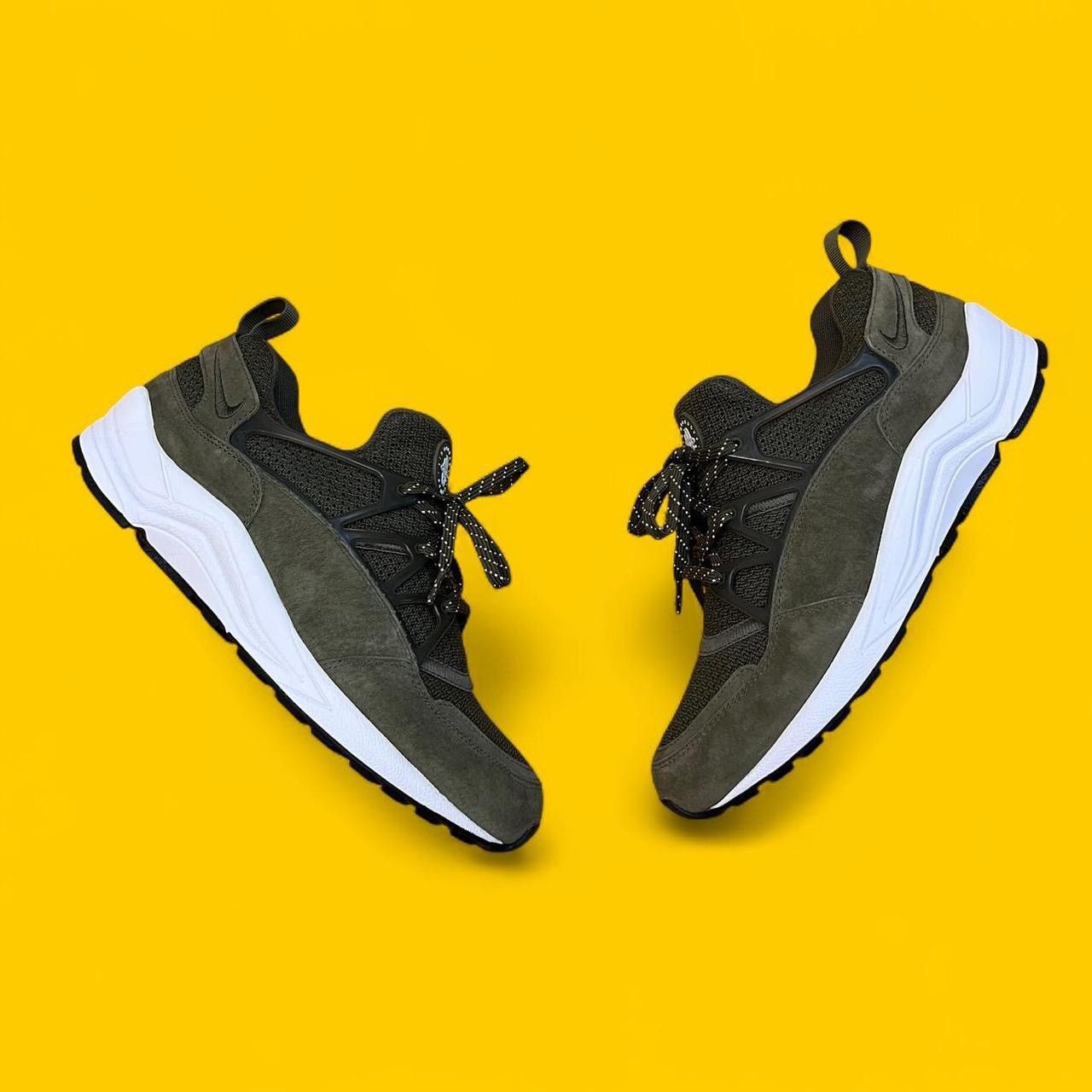 Nike Size? X Nike Air Huarache Light Olive Size US 9.5 / EU 42-43 - 1 Thumbnail