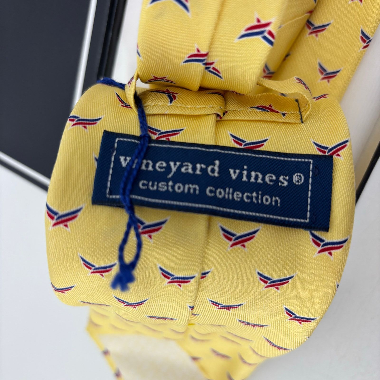Vineyard Vines Vineyard Vines Mens Neck Tie American Energy Yellow Silk USA Size ONE SIZE - 3 Thumbnail