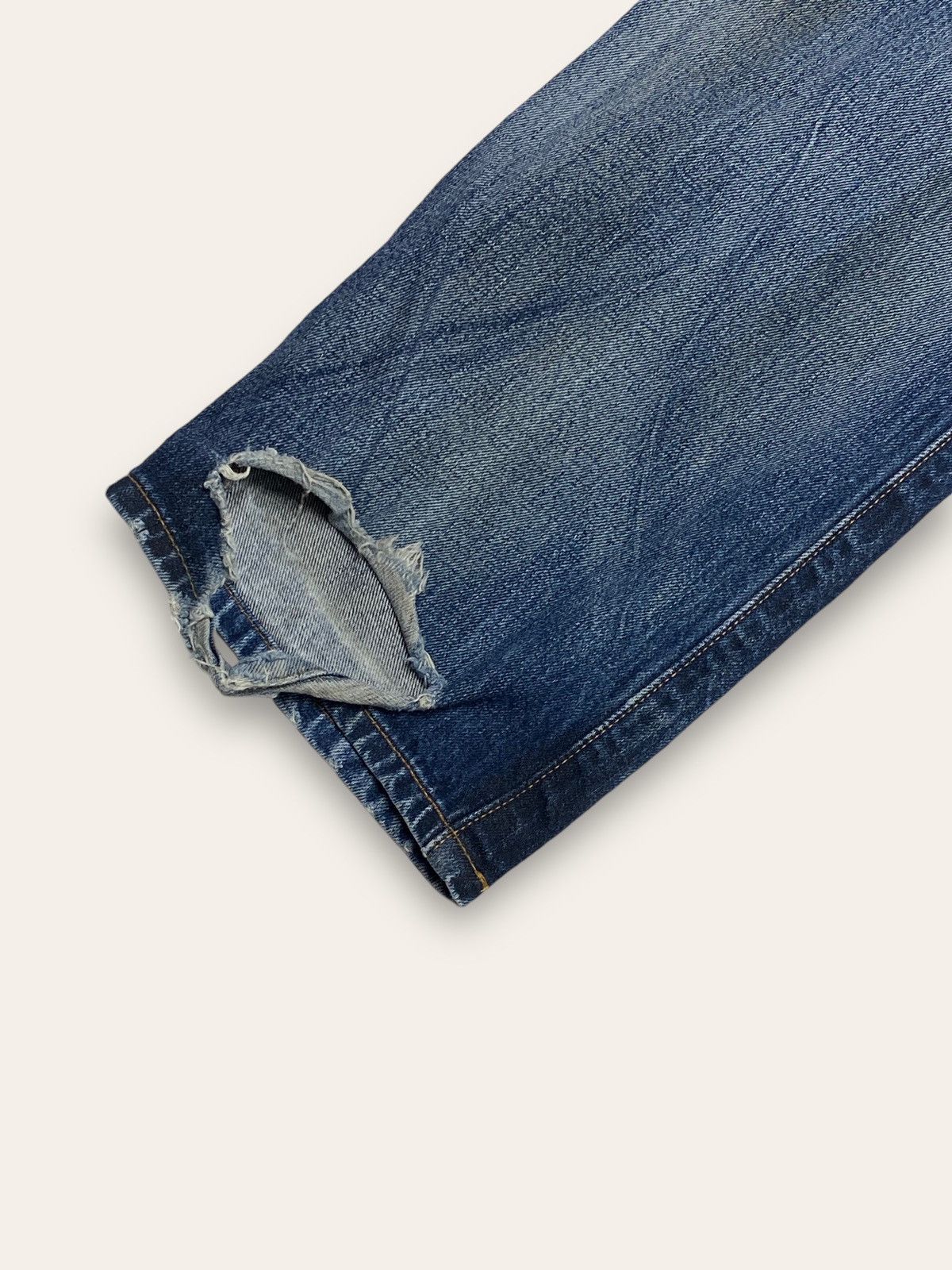 Levi's Vintage LEVIS Grunge Punk Distressed Denim Jeans 501 W35 L32 Size US 35 - 13 Thumbnail