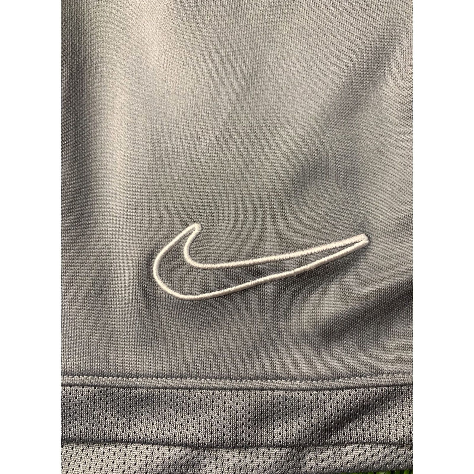 Nike NIKE Dri-FIT Academy ORIGINAL 2025 MEN Football Slim Shorts S Gray and White Nike Dri-FIT Academy Short Mens Slim Fit Training Summer 2025 Size US 29 - 2 Thumbnail