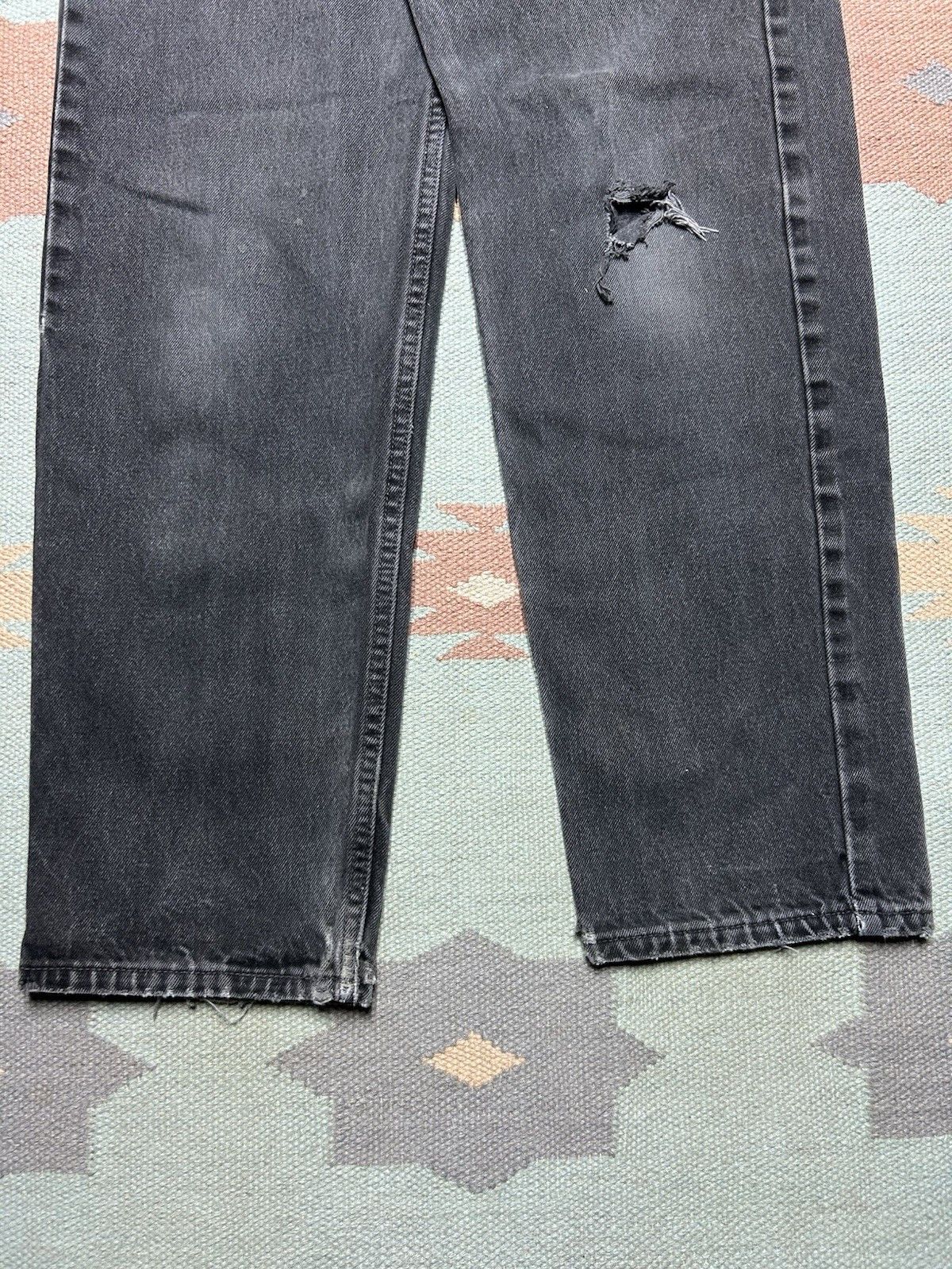 Vintage Vintage 90s Levi’s 550 jeans relaxed faded distressed 30x31 Size US 30 / EU 46 - 2 Thumbnail
